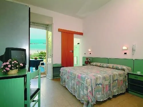 Hotel Edward Bellaria-Igea Marina 3*,