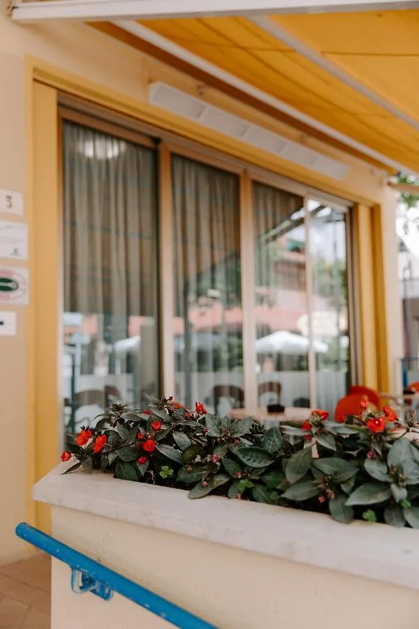 Hotel Edward بيلاريا-إيجيا مارينا